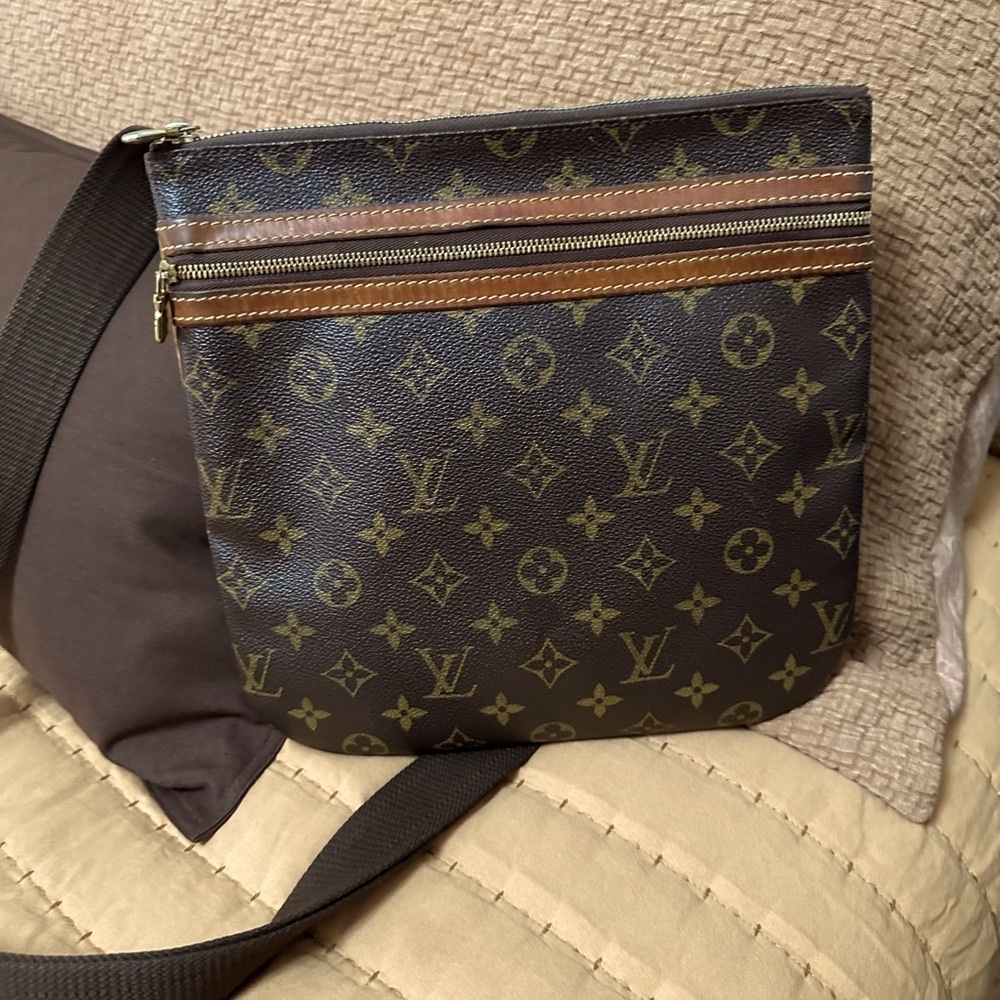 Authentic Louis Vuitton Boshore monogram Crossbody